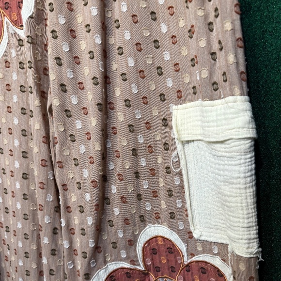 🔥119 NWT Pol Taupe Multi Flower Petal Pant - Picture 3 of 9